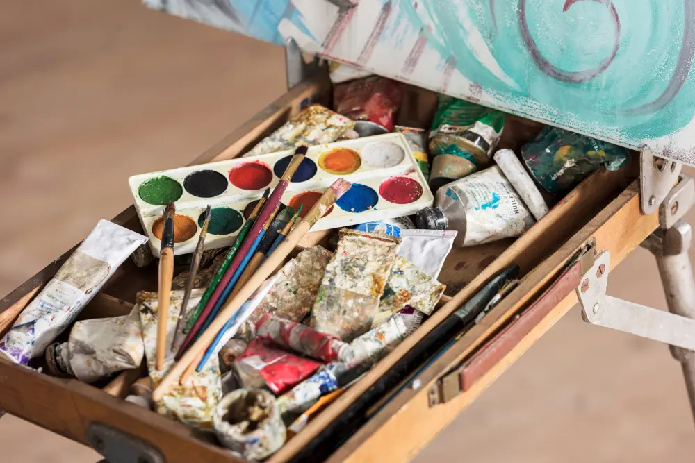 Canvas Painting Workshop in Agadir | Expressive Moroccan Art Class